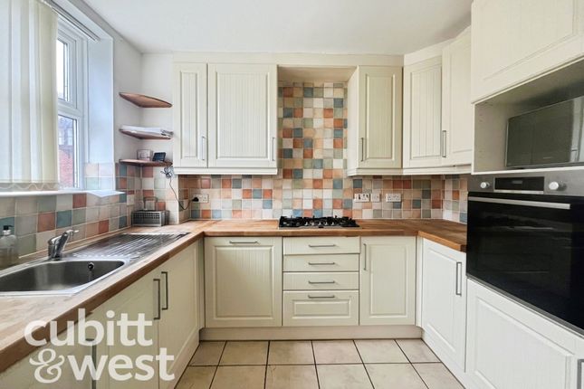 6, Grays Court, Portsmouth photo 2