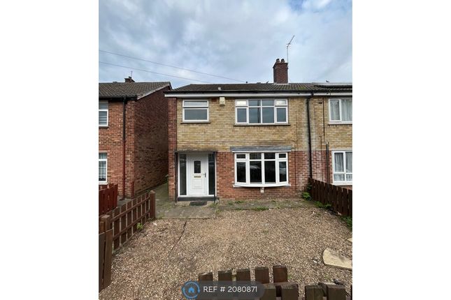 Semi-detached house to rent in Marlowe Road, Scunthorpe