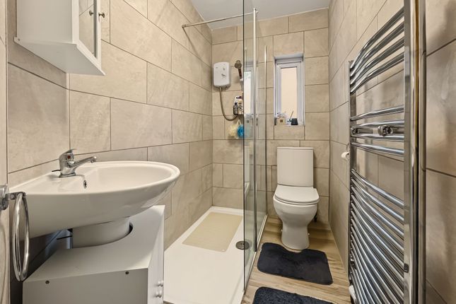 5 Randlesham Street, Manchester photo 4