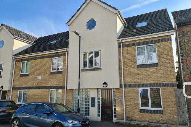 Thumbnail Flat for sale in Beacon Road, Chatham