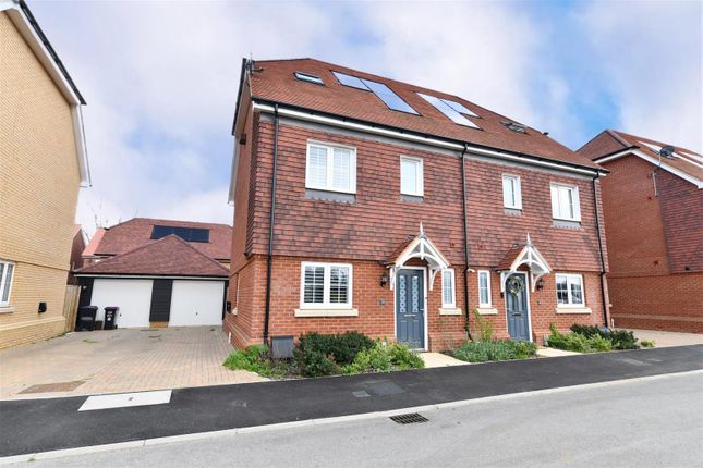 4-bed house on 79, Dunnock Close, Knebworth, £550,000