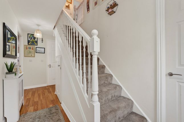6, Leicester Close, Corby photo 2