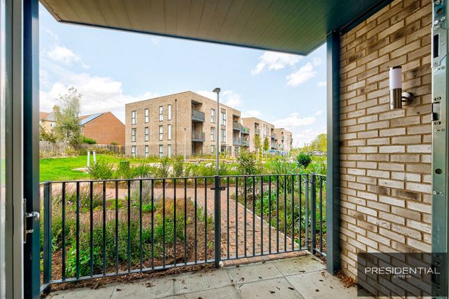 78 Academy Way, Loughton photo 4