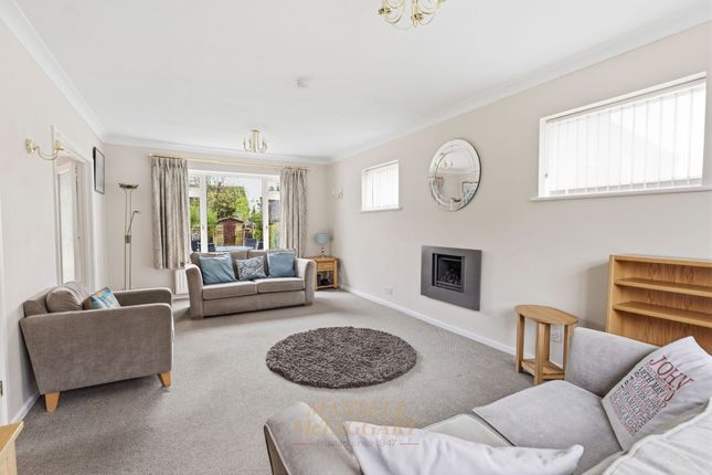 7 Old Horsham Road, Crawley photo 4