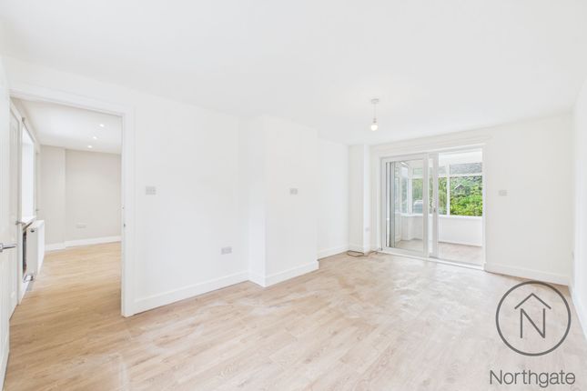 8 Eden Road, Newton Aycliffe photo 2