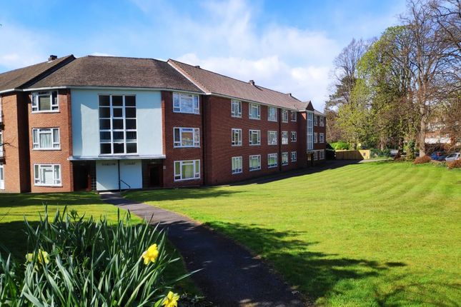 Flat to rent in Wray Common Road, Reigate