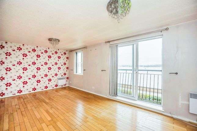 Flat for sale in Timber Court, Grays