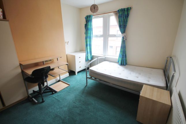 Terraced house to rent in Jarrom Street, West End, Leicester