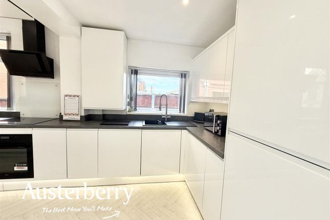 136, Whieldon Road, Stoke-On-Trent photo 3