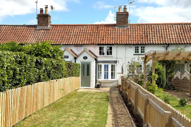 Dolly Peg Cottage, 55 Grantham Road, Bottesford photo 4