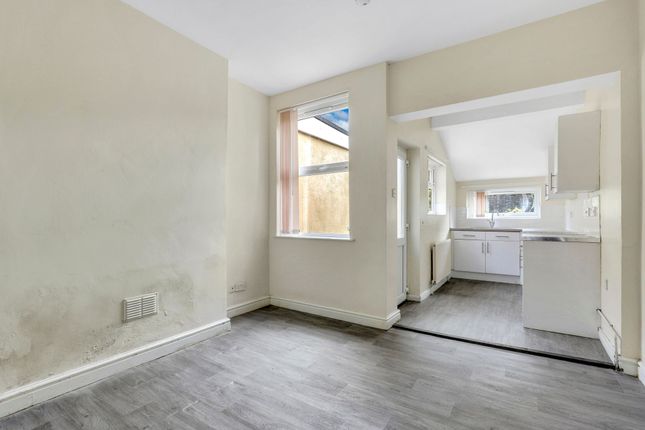 112 Whittier Road, Nottingham photo 4