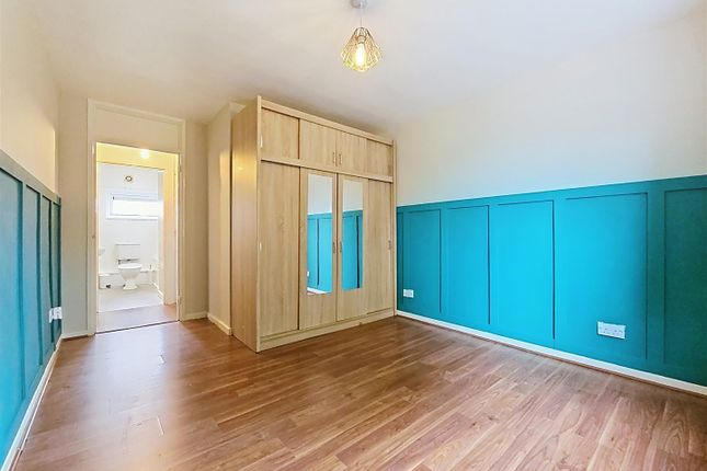 69, Leighton Drive, Sheffield photo 4