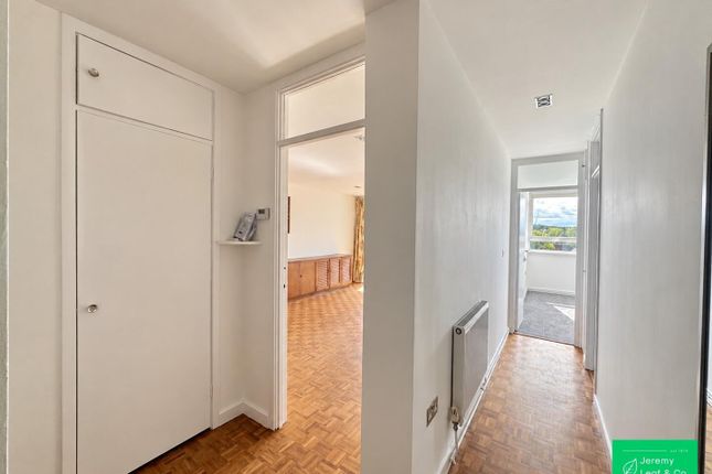 37 Highgate Edge, Great North Road, East Finchley photo 2