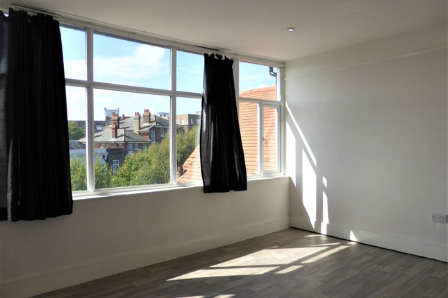 Flat 10, 7 York Avenue, Hove photo 5