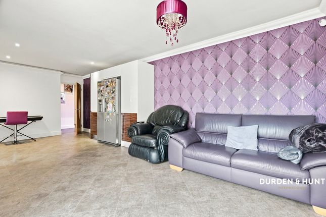 The Earles Broxhill Road, Romford photo 4