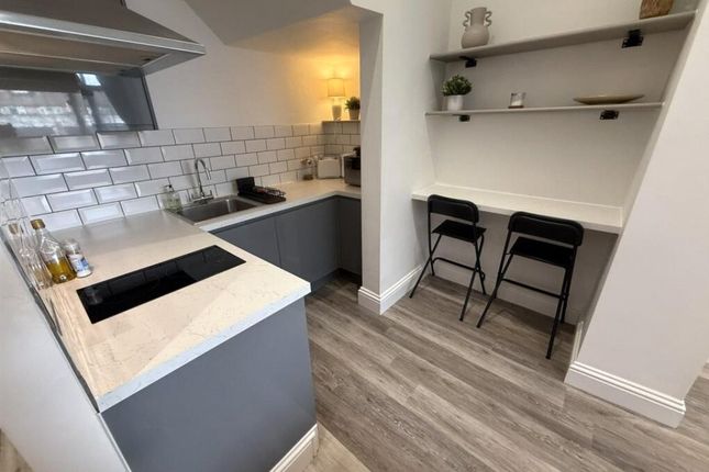 111,, Parklodge Avenue, West Drayton photo 2