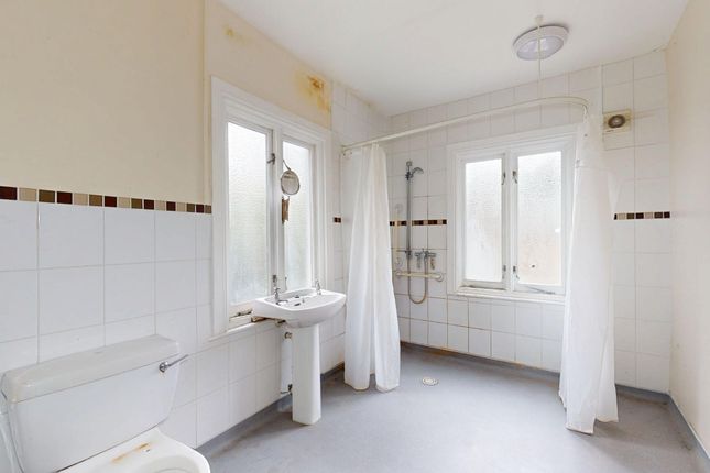 23 Alderney Road, Mile End, London,E1 4Eg