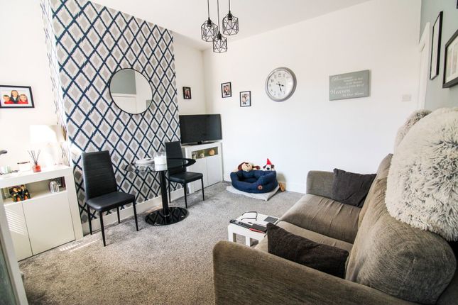 23, Edward Road, Gainsborough photo 4