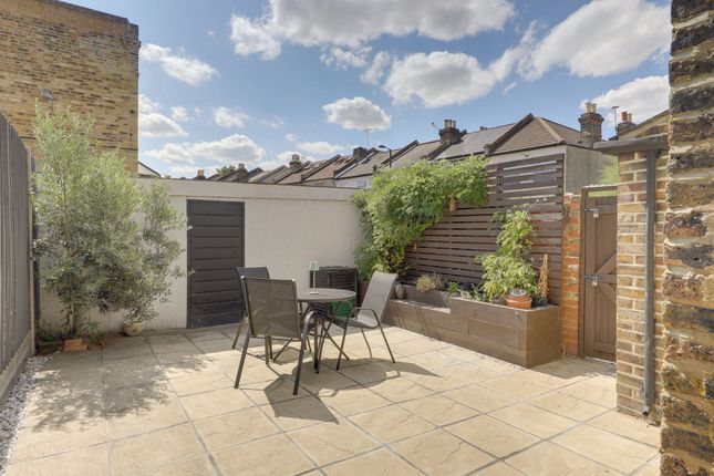 48 Bradgate Road, London photo 4
