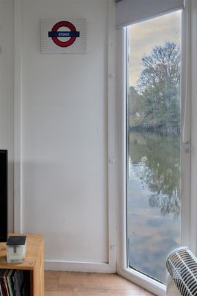 Romanta, Ham Wharf, Brentford photo 4