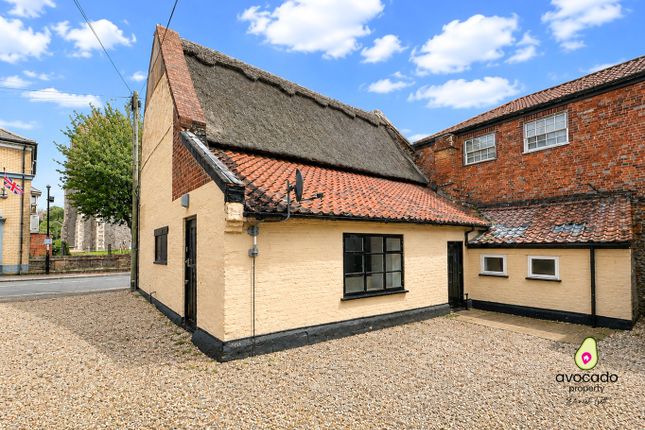 106 - 106A High Street, Stalham, Norfolk photo 4