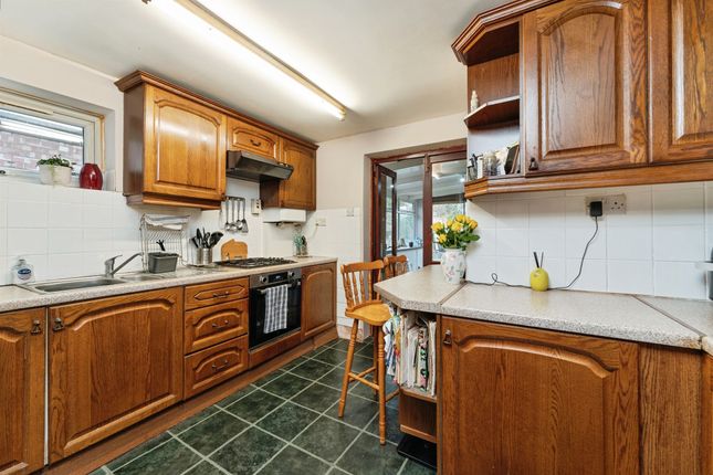 48, Brook Street, Ely photo 3