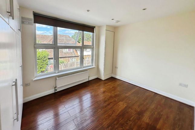 235B Kenton Road, Harrow photo 3
