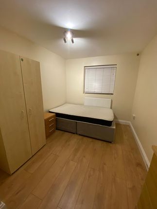 1 Lois Court, Shelbourne Road, London photo 5