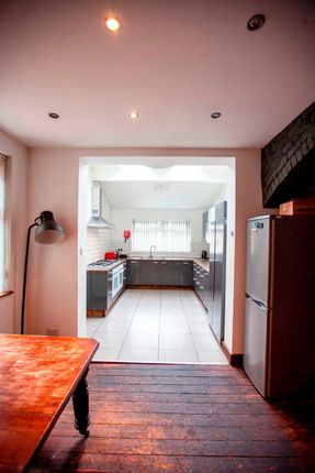 41 Ladybarn Lane, Manchester photo 5