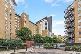 Thumbnail Flat for sale in Seacon Tower, Hutchin Street, South Quay, Westferry, Canary Wharf, London