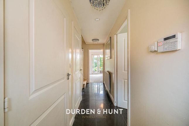 78 Abbess Terrace, Loughton photo 4