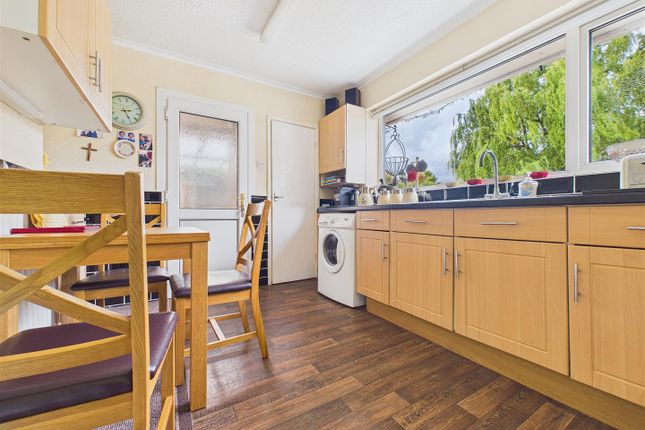 4, Sherbrook Close, Brocton, Stafford photo 3