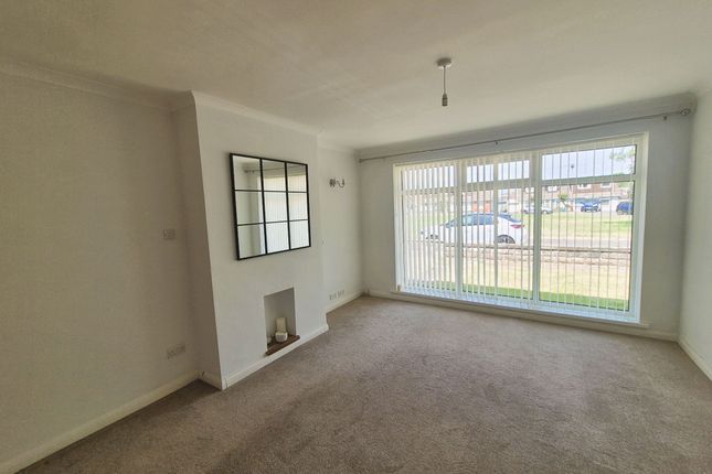 16 Bredenbury Gardens, Porthcawl photo 2