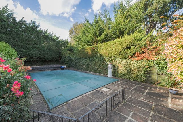 Briar Way, Guildford photo 2