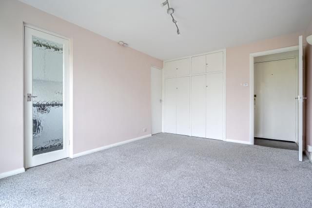 24, Alpha House Flats, Reading photo 3
