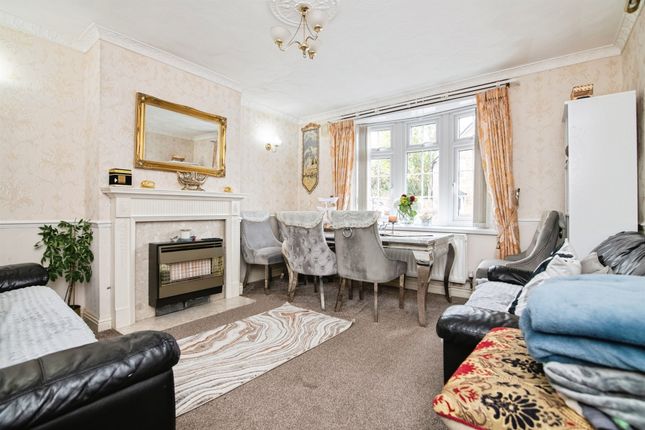 29, Bridgewater Crescent, Dudley photo 2