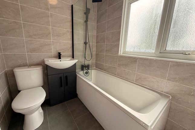 16 Seafore Close, Liverpool photo 3