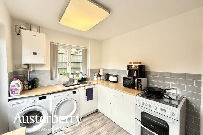 4, Heath Grove, Stoke-On-Trent photo 2