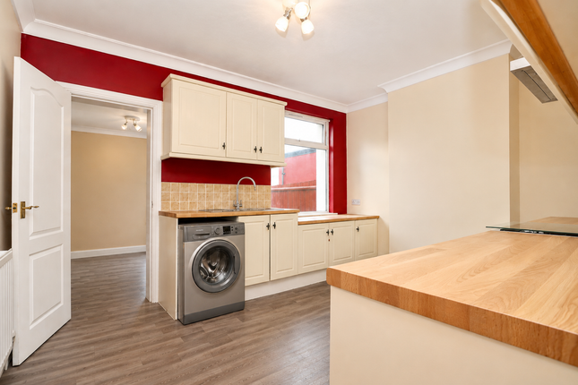 46, St. Monicas Avenue, Luton photo 5