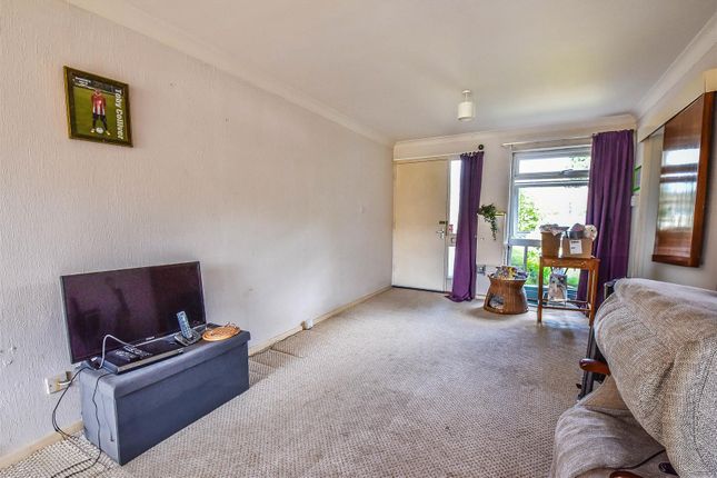 28 Elm Lodge, Hopton Road, Dursley photo 4