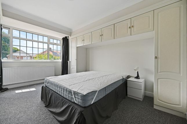 Room, 3, 43 Mansell Road, Greenford photo 3