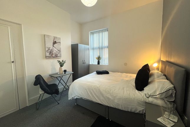 Room 4, 45 Bacheler Street, Hull photo 4