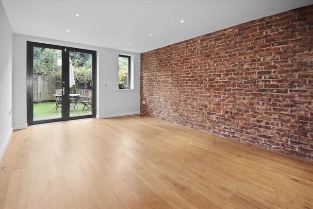 Baltic Avenue, Chiswick photo 2
