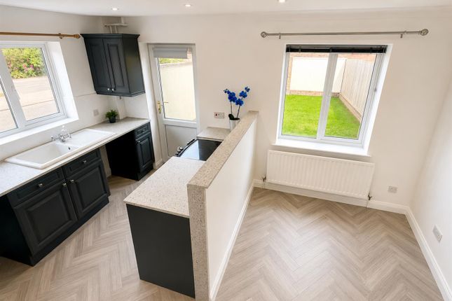 65, Hoylake Drive, Farcet, Peterborough photo 3