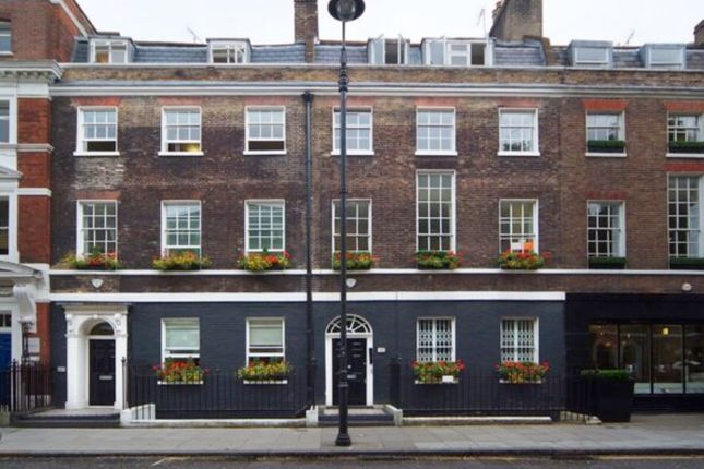 Office to let in Percy Street, London