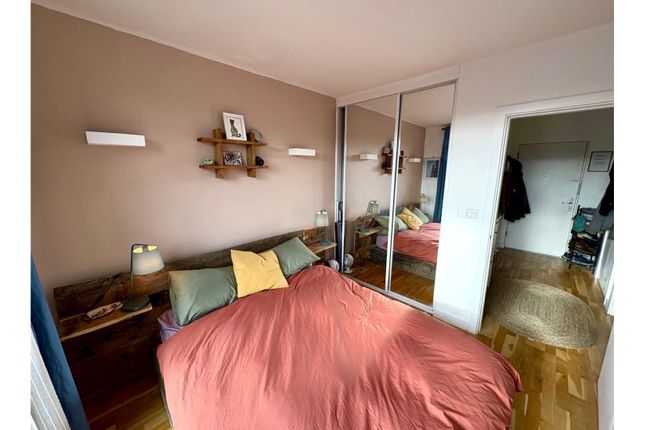 Flat 15, 10, Wynne Road, London photo 3