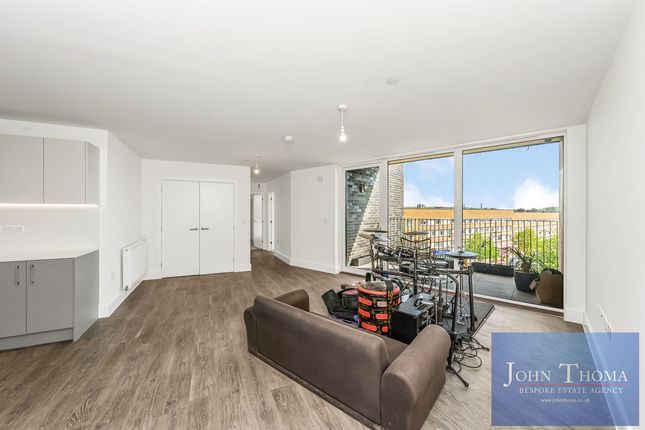Flat 49 Hyneholt House, 104, Manford Way, Chigwell photo 4