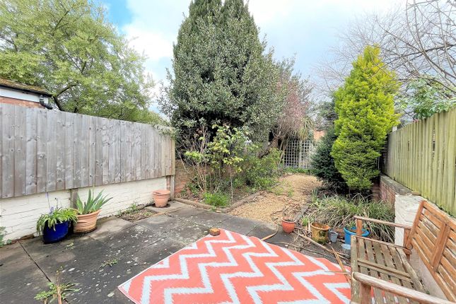36, Guy Street, Warwick photo 2