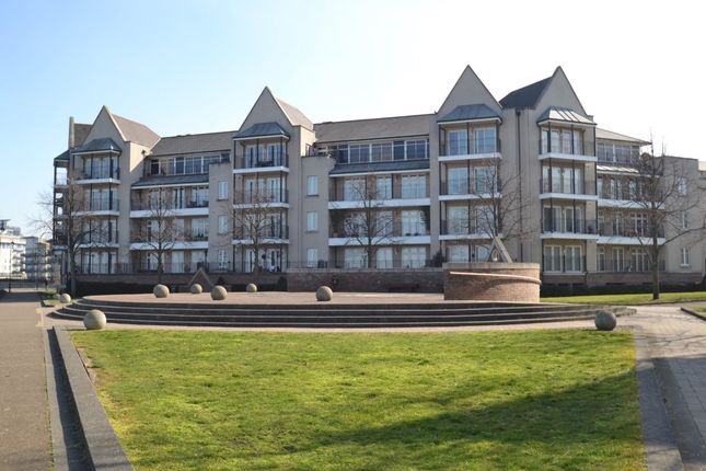 Thumbnail Flat for sale in The Boulevard, Ingress Park, Greenhithe, Kent