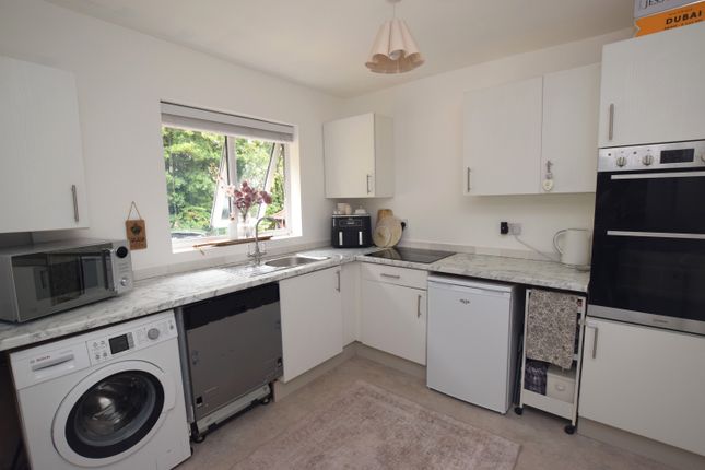 5, Village Court, Telford photo 4